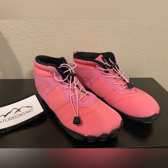 Barefoot snow shoes.  Size 10.5/11 - Picture 1 of 9